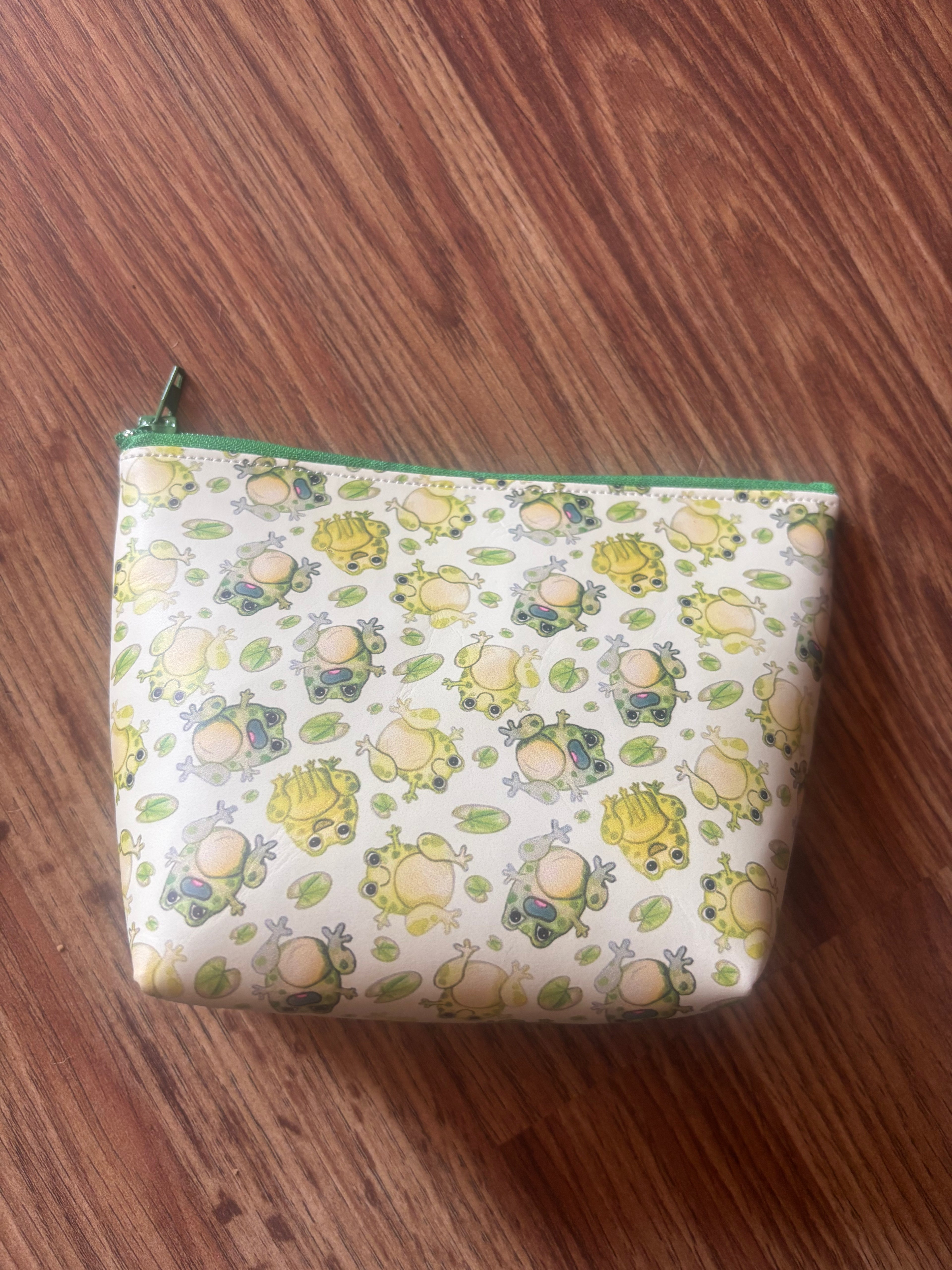 Baby frog vinyl bag